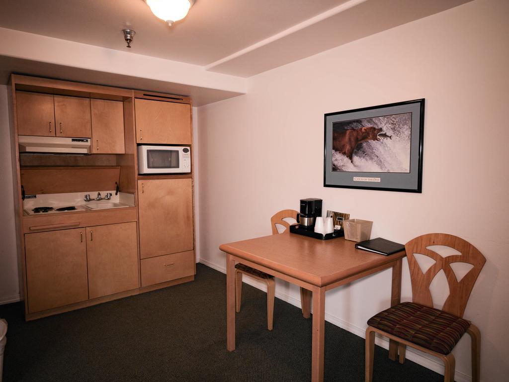 Puffin Inn Anchorage Bagian luar foto